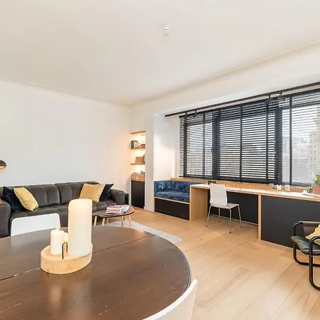 Apartment Between The Theaters Of